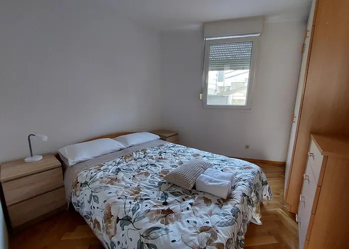 Apartament Loni *